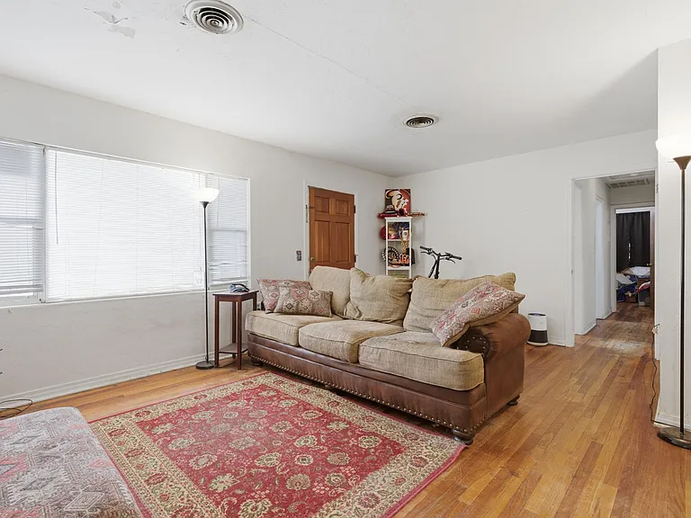 1734 W Tharpe St — Photo 4