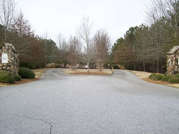 5th image of 718 Eagles Harbor Dr