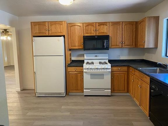 5th image of 555 Boyes Blvd #A