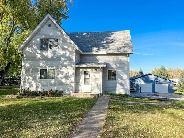 506 1st St NW, De Smet, SD 57231