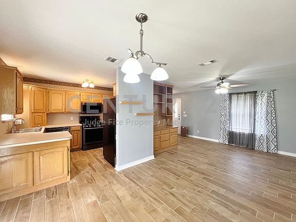 5th image of 408 W Morton St