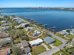 2014 Riverside Dr E, Bradenton, FL 34208