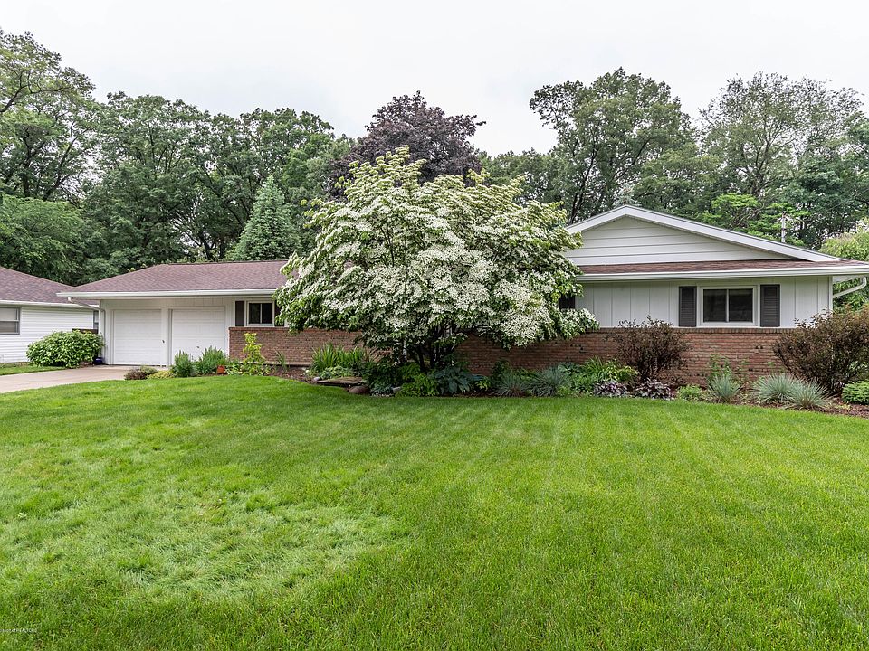 1st image of 1430 Forest Hills Dr