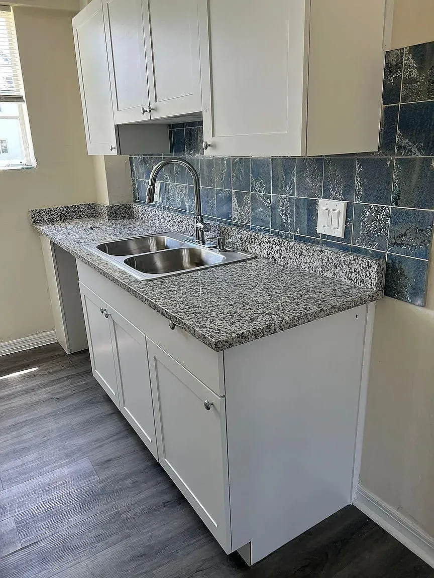Arvelee Apartments — Photo 4