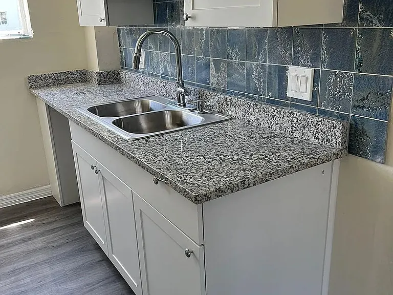 Arvelee Apartments — Photo 2