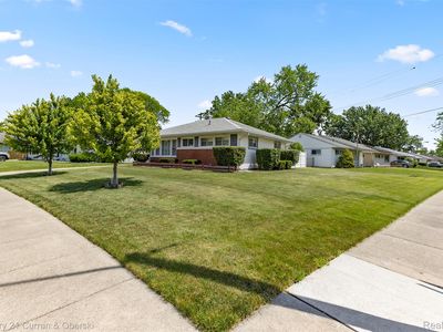 420 Lytle Pl, Garden City, MI, 48135