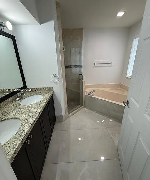 3872 Tree Top Dr — Photo 7