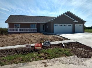 101 Seybold Dr, Eden, WI 53019