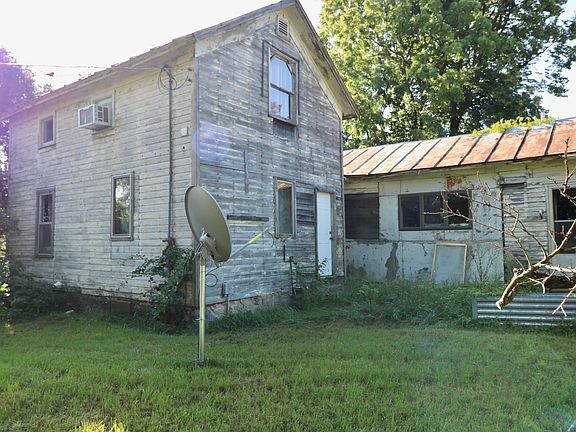 4th image of 2710 6th St