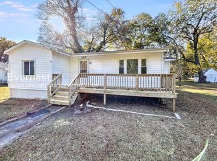 203 Woodbine St, Hopewell, VA 23860