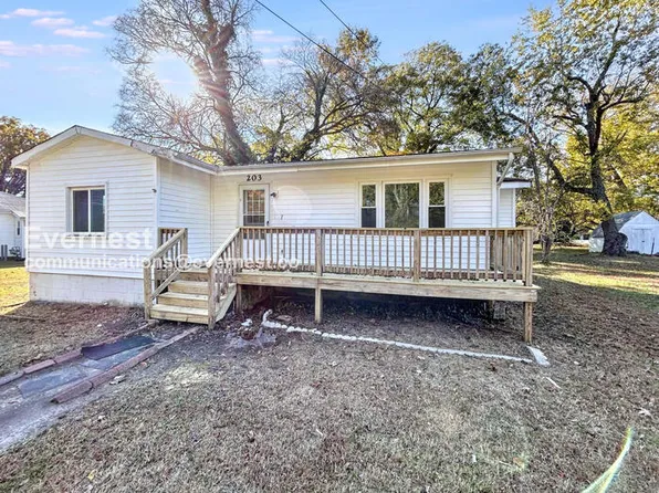 203 Woodbine St, Hopewell, VA 23860