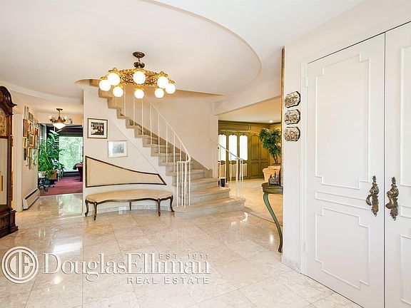 4th image of 58 Cardinal Dr