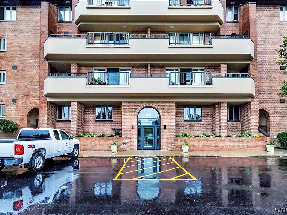 1st image of 40 Waterfront Cir
