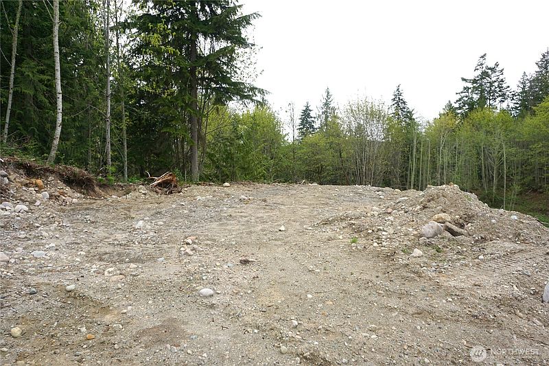 4th image of 18107 213th Avenue Ct E