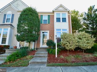 5947 Raina Dr, Centreville, VA 20120