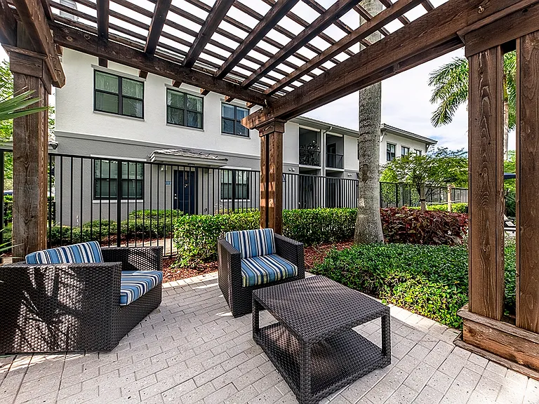 The Hamptons at Palm Beach Gardens Apartments — Photo 40