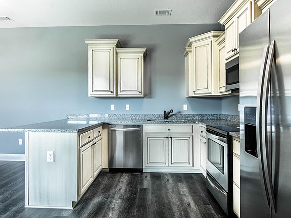 5th image of 74 Trace Dr