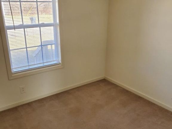 4th image of 209 Ruf Dr