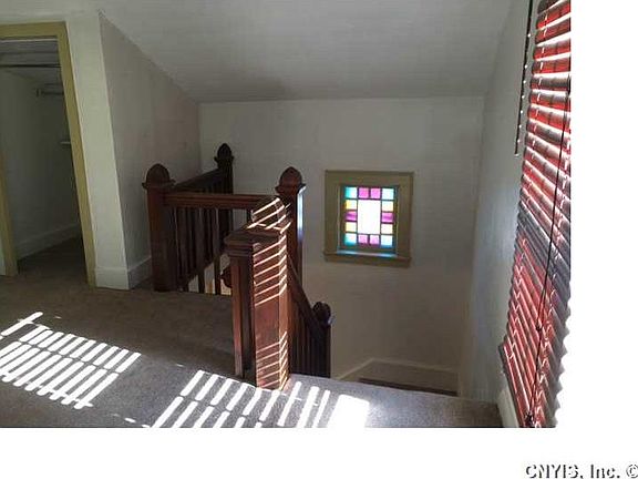4th image of 105 John St