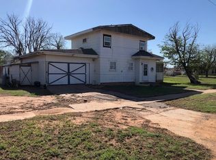 404 N McKinley Ave, Rotan, TX 79546