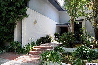 2nd image of 423 El Coronado St