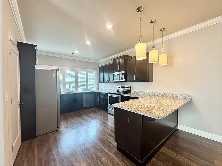 1013 NE Heights Ln — Photo 10