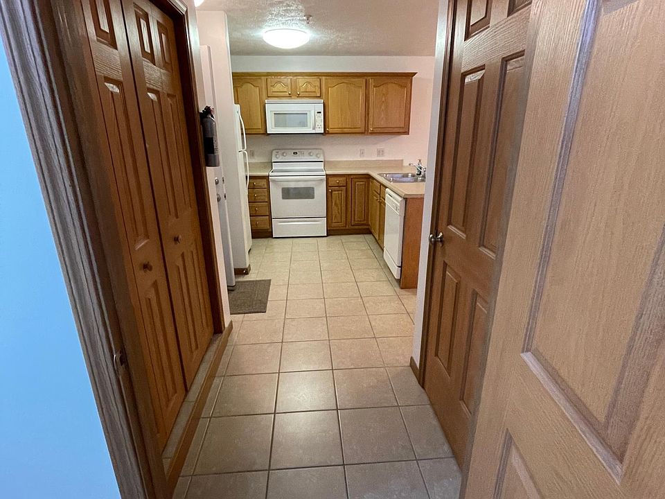 Hallway from bath to kitchen