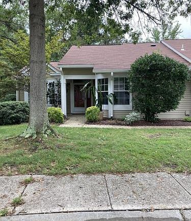2nd image of 1114A Thornbury Ln