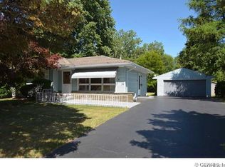 34 Appian Dr, Rochester, NY 14606