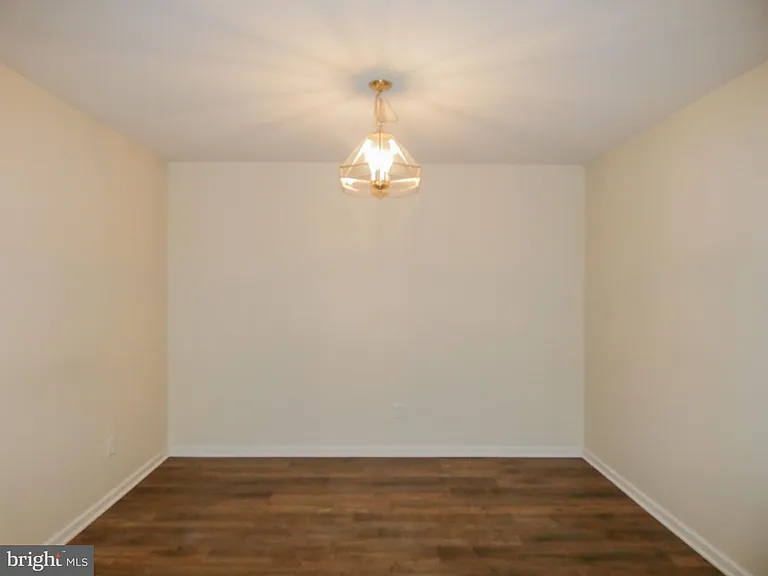 2105 Lexington Mews — Photo 18