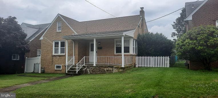 1st image of 1504 Beech St