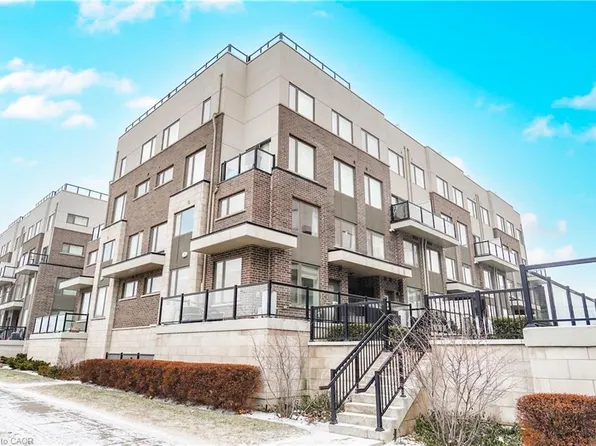 1460 Whites Rd #211, Pickering, ON L1V 0E8
