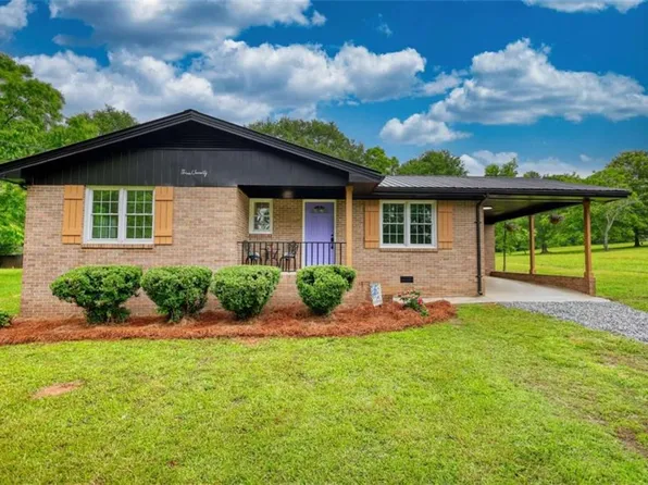 370 Walnut Dr SE, Social Circle, GA 30025