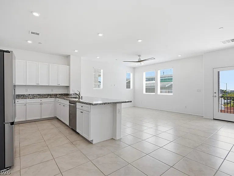 6126 Garden Oasis St — Photo 2