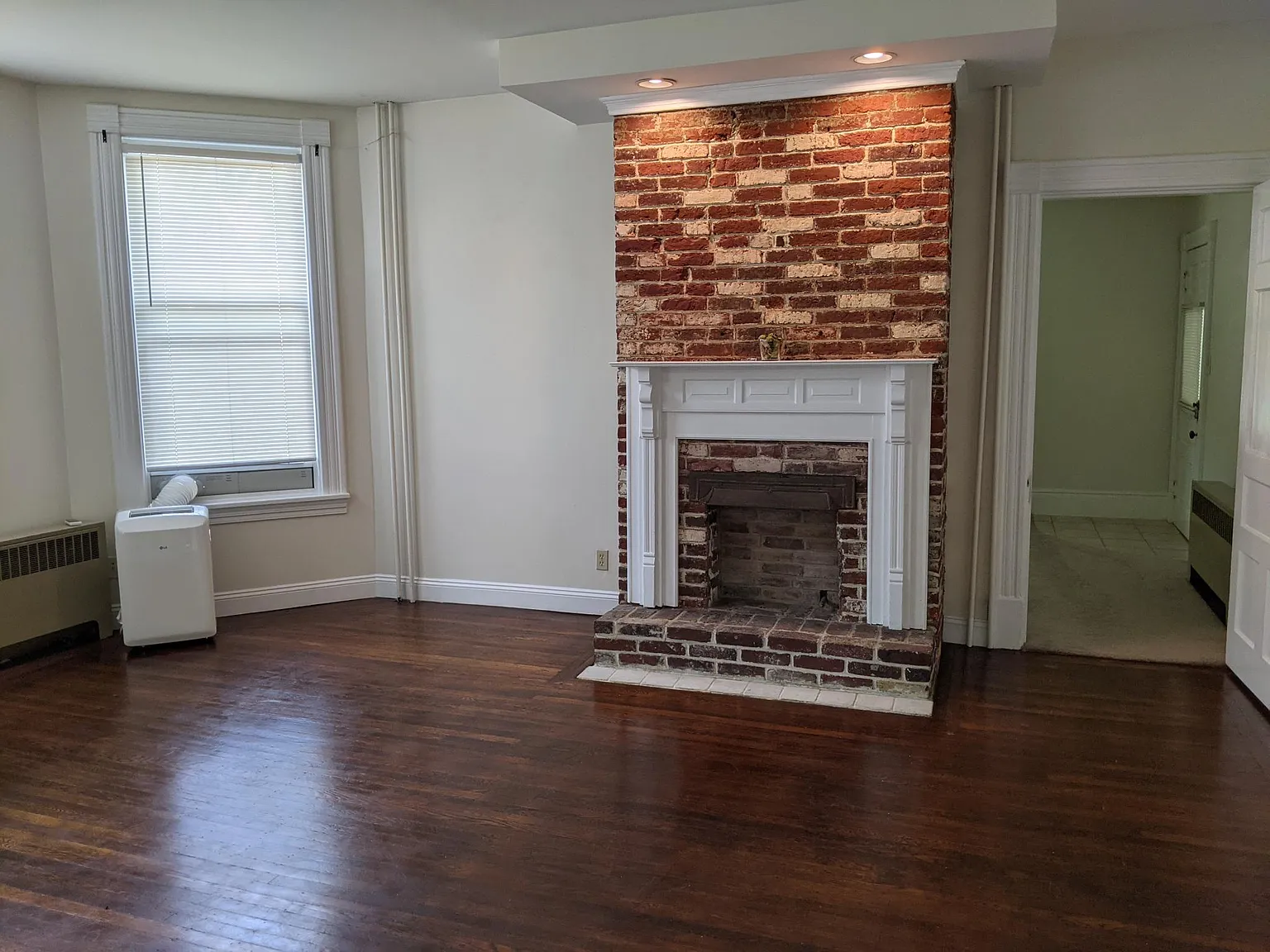 48 Belvidere St — Photo 1