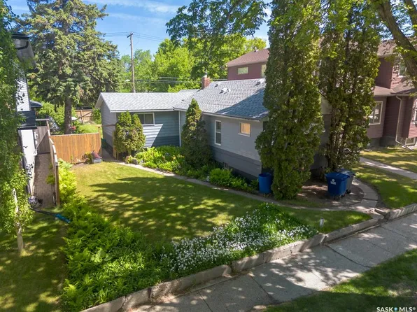 712 31st STREET W, Saskatoon, SK S7L 0R6