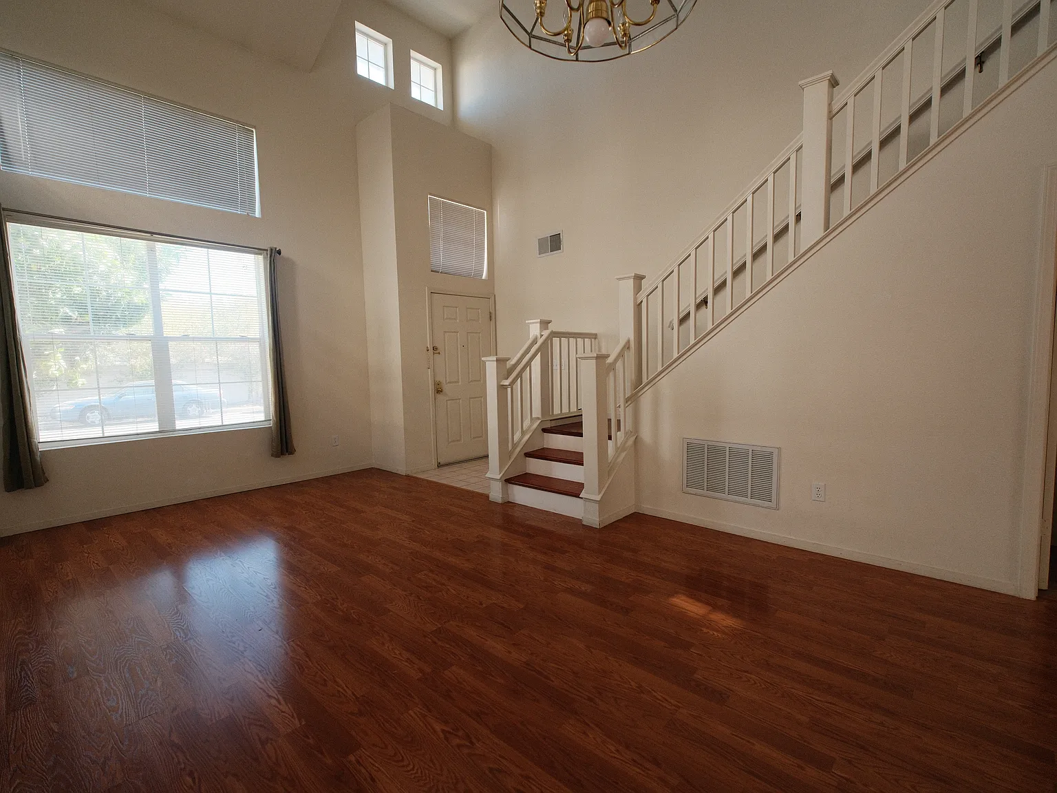 3 bed, 2.5 bath, 1600 sqft, $3,900 — Photo 4