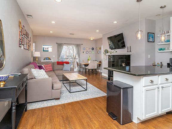 3rd image of 1506 N Campbell Ave APT 2S