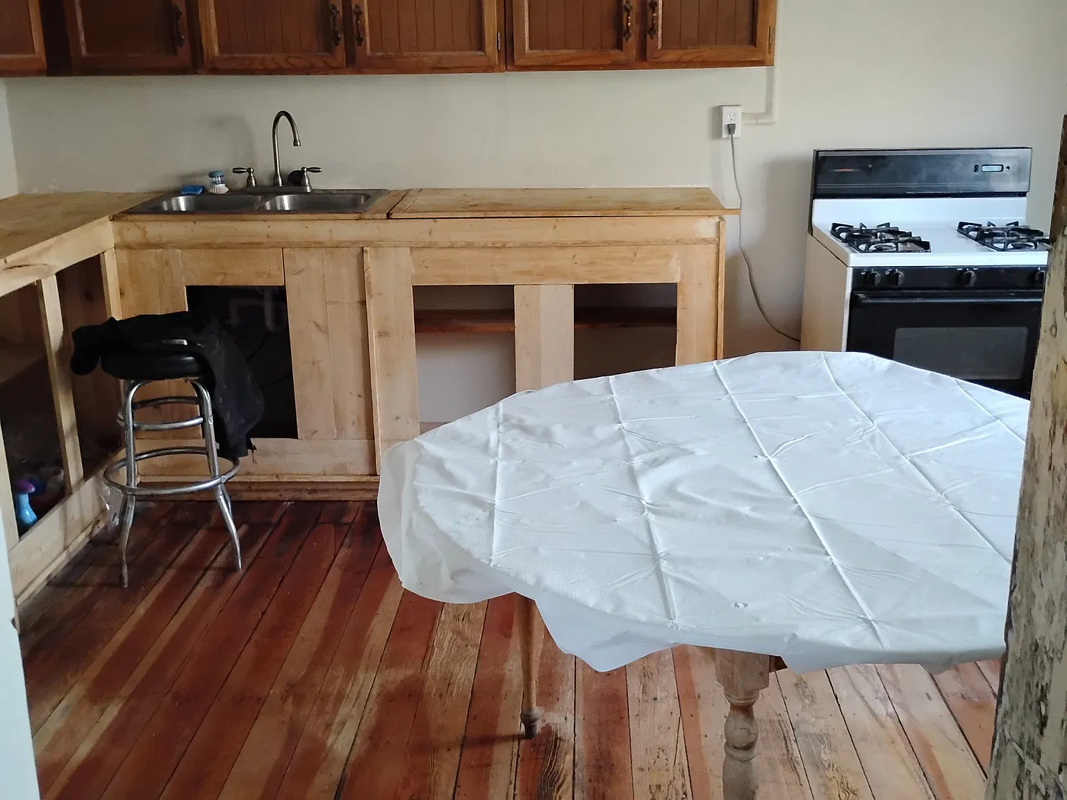 3 bed, 1100 sqft, $900 — Photo 4