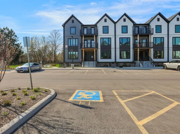 708 Woolwich St #206, Guelph, ON N1H 3W8