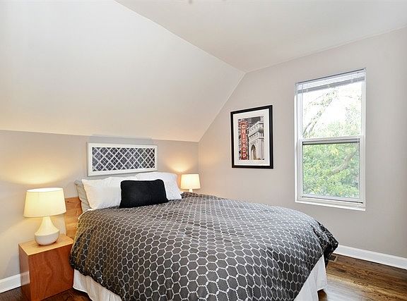 5th image of 2303 N Oakley Ave