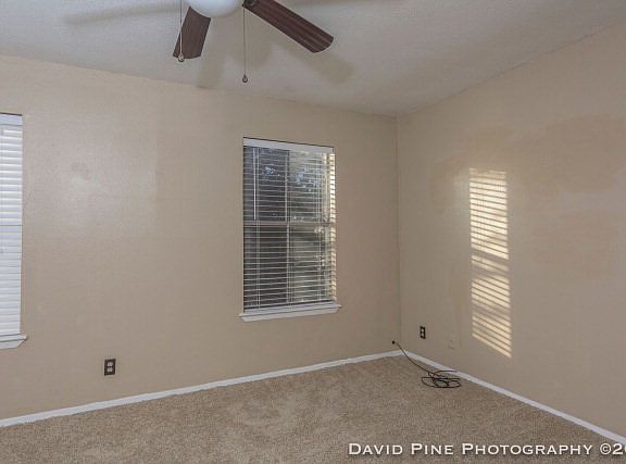 4th image of 4700 Boulder Dr