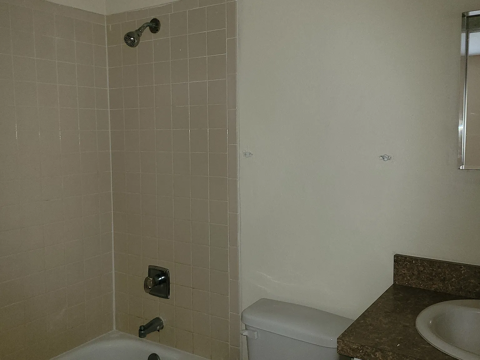 2 bed, 900 sqft, $1,320 — Photo 4