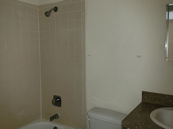 4th image of 5355 SE 30th Pl APT B