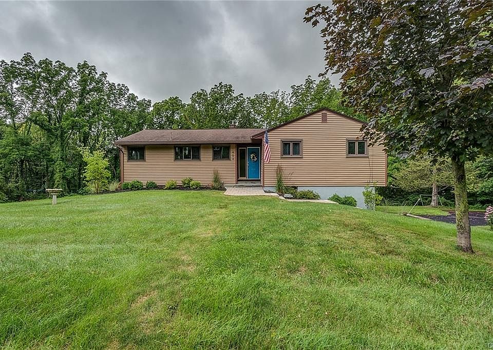 1st image of 404 Churchill Ln