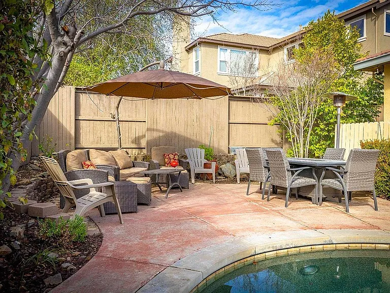 4930 Village Green Dr — Photo 47