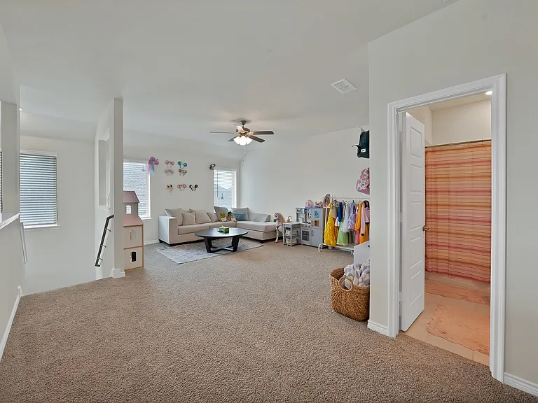 9720 Lariat Dr — Photo 17