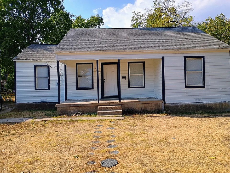 2135 Volga Ave