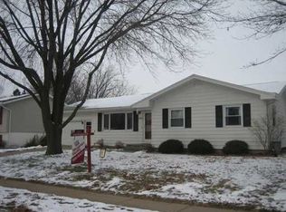 1300 Brockman Ave, Marion, IA 52302