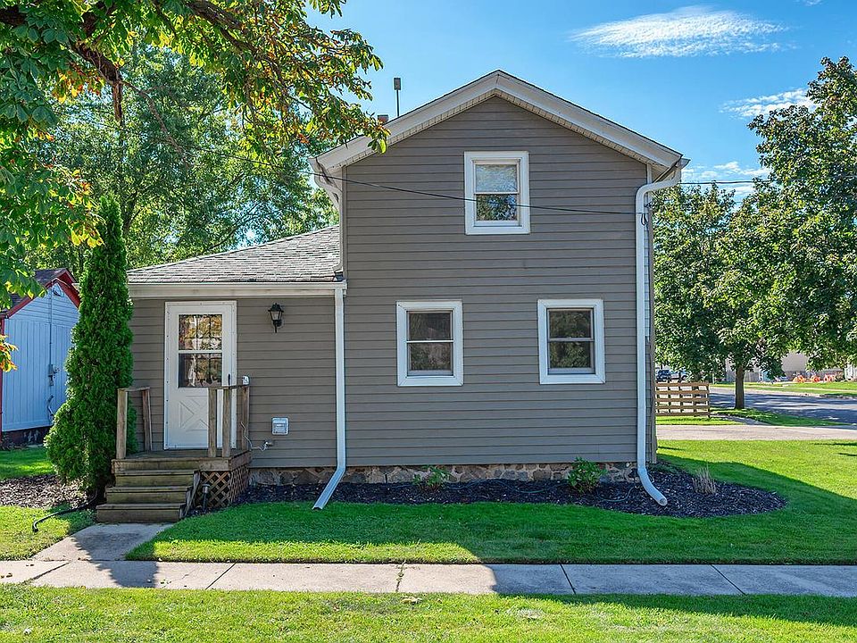 1st image of 823 11th AVENUE